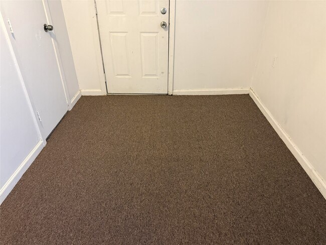 Building Photo - 723-727 W 27th St