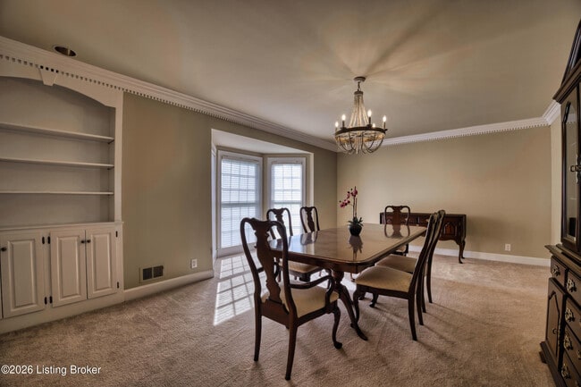 Photo - 711 Bedfordshire Rd