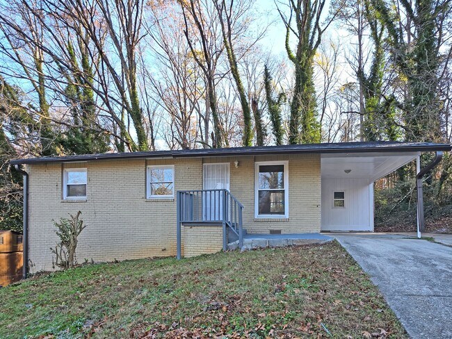 Photo - 2332 Baywood Dr SE