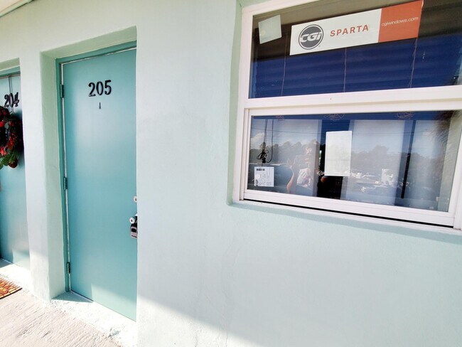 Photo - 201 Coppitt Rd Unit 205A