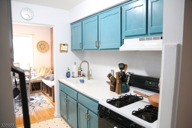 Photo - 565 Grove St Unit 3 E