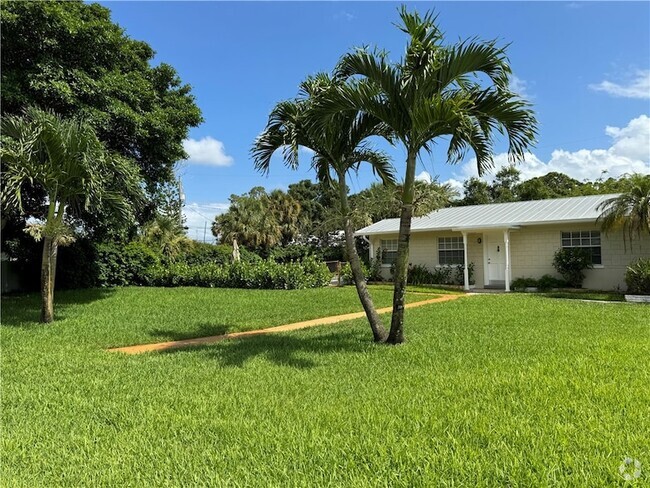 Building Photo - 2015 15th Ln Rental
