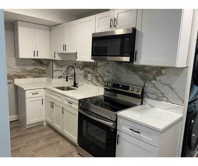 Photo - 210 N Mount St Unit 1A AVAILABLE W/ BATH $850  1A