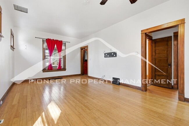 Photo - Beautiful Home with Fenced Yard and Washer/Dryer