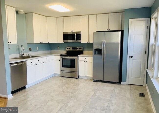 Building Photo - 100 Quince Tree Dr