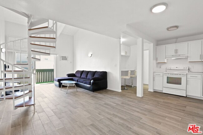 Photo - 550 W Regent St Unidad 345