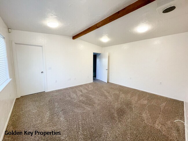 Photo - Cozy detached guest house in rural Vista!