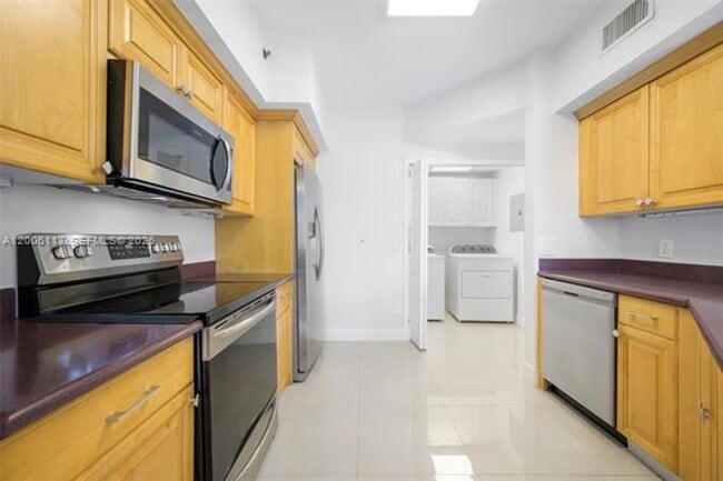 Photo - 3255 NE 184th St Unit 3255 NE 184th St # 12410