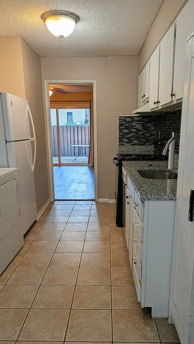 Kitchen - 2294 White Cornus Ln