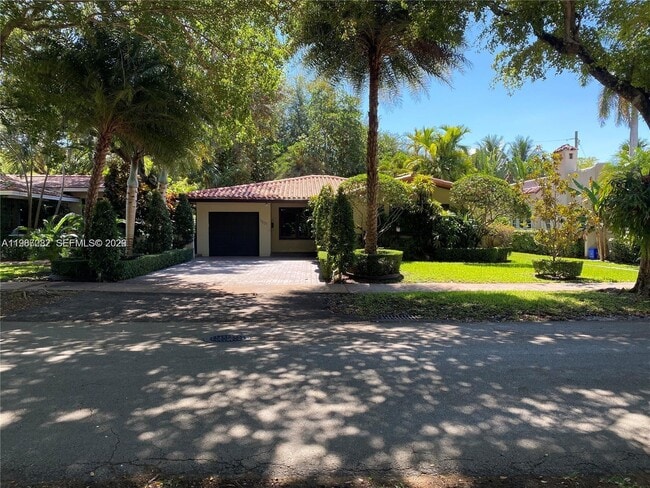 Photo - 1501 Lisbon St