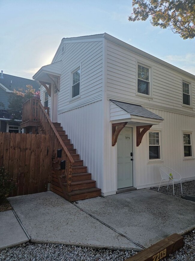 Photo - 2209 Arctic Ave Unit 2