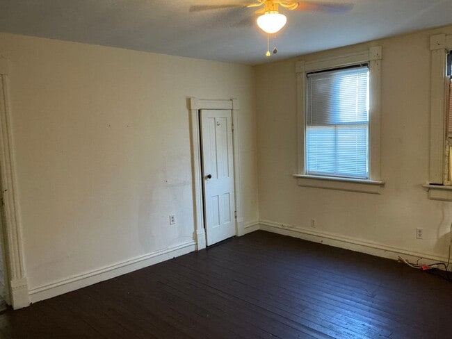 Photo - 521 Folks St