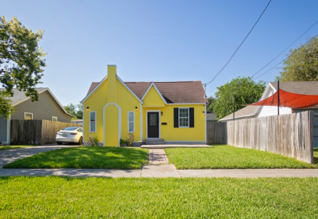 Photo - 921 Elizabeth St