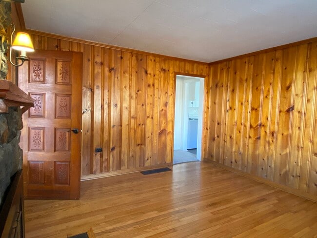 Photo - 729 Asbury Rd