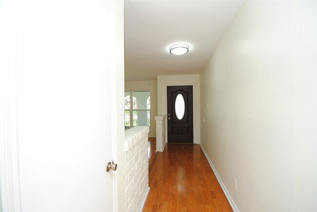 Photo - 11511 Creekhurst Dr