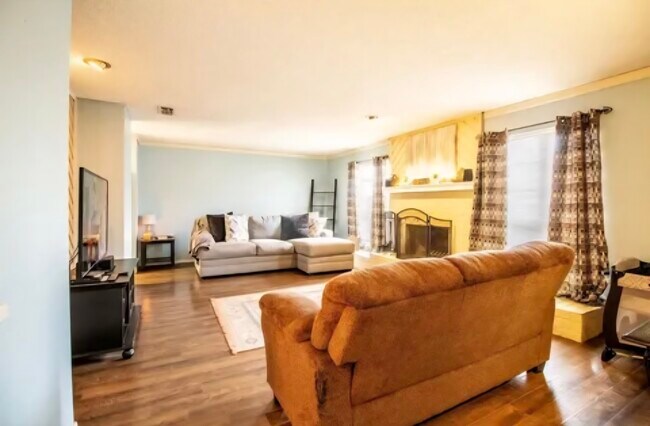 Photo - 2322 77th St