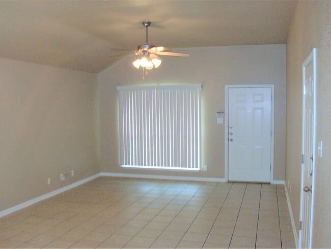 Photo - 3 Bedroom / 2 Bath Duplex – Near Fort Hood – Killeen, TX
