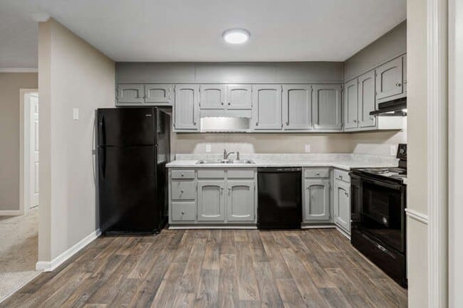 Photo - Governor's Court Apartments