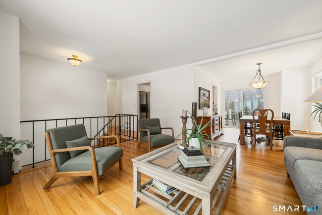 Photo - 16 Cushing Dr