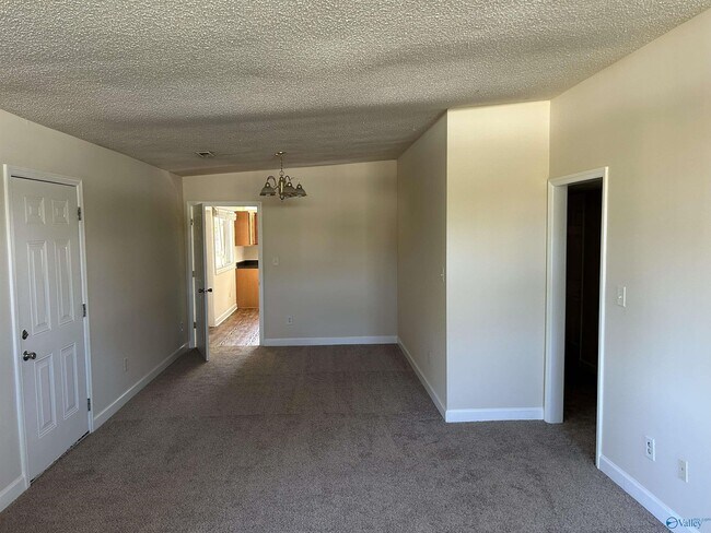 Photo - 427 S Edgemont Cir NW