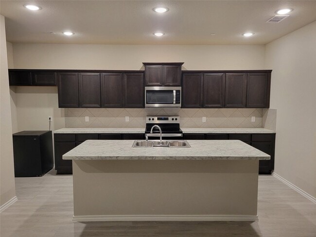 Photo - 2909 Bluets Dr