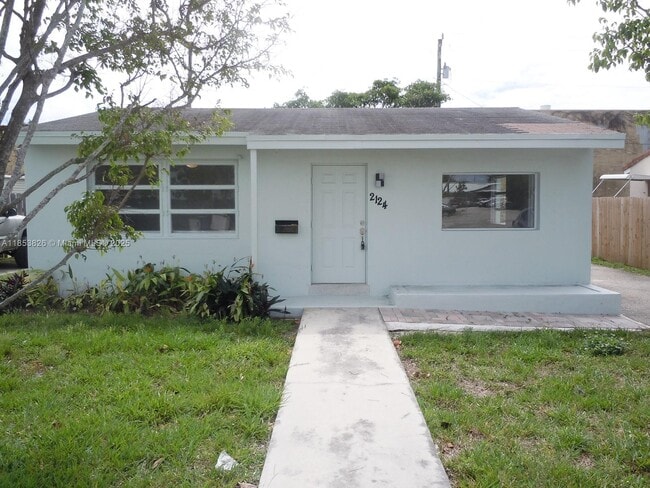 Building Photo - 2124 Taylor St Rental