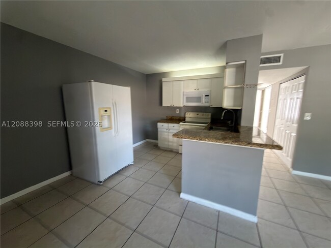 11448 NW 43rd St Unit 11448