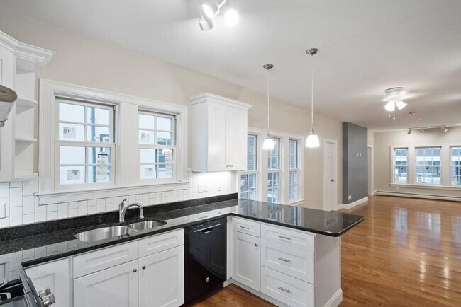 15 Lanark Rd Unit 101