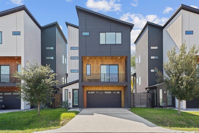 Building Photo - 3805 Harvard St Rental