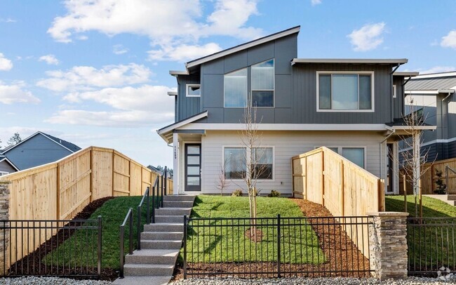 Building Photo - Brand New & Beautiful !  Holt Home-3 BR 2....