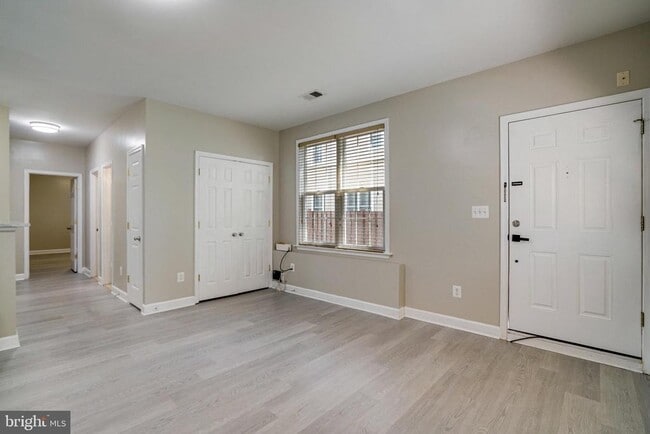 Photo - 2056 Shirlington Rd Unit B