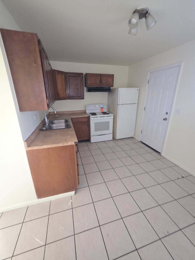 Building Photo - Aurora - 2 Bedroom, 2 Bathroom Duplex (13NE)