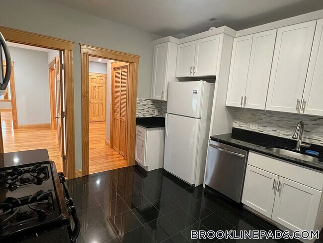 Photo - 152 Winchester St Unit 1