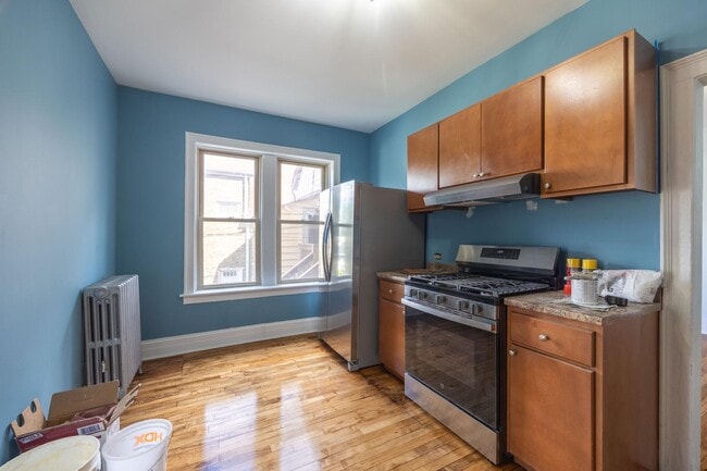 Building Photo - 4212 N Bernard St Unit 1