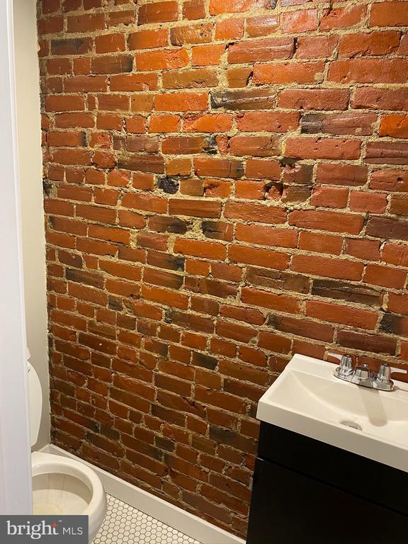 Photo - 445 E Flora St