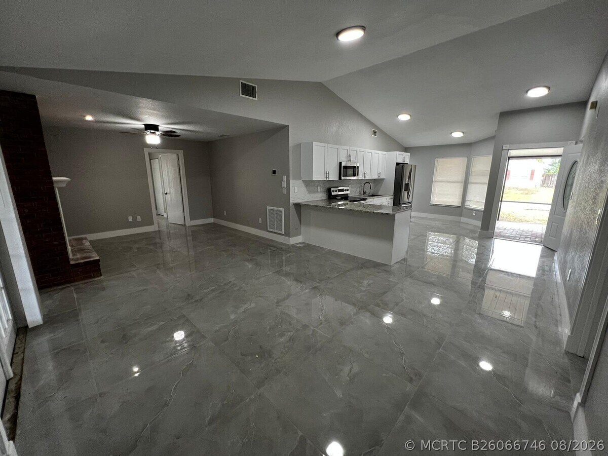 Photo - 1310 SW Bellevue Ave