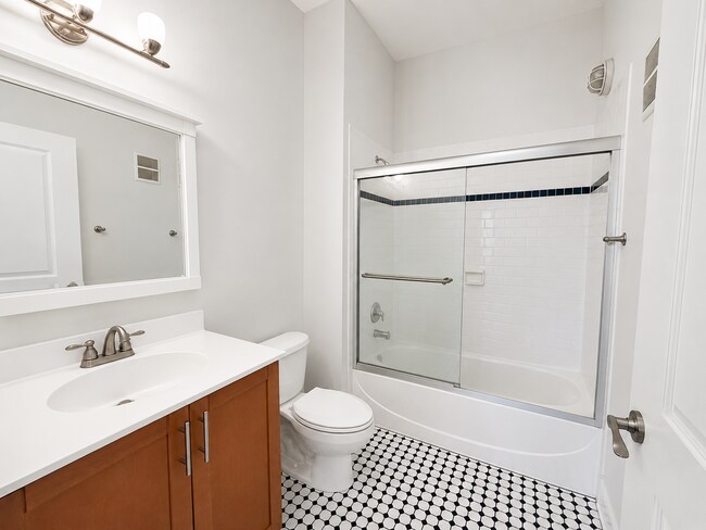 Photo - 709 N 4th St