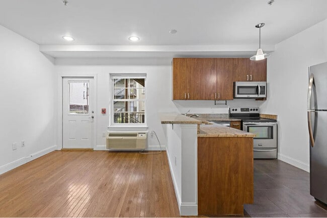 Building Photo - 415 Jackson St Unit 1R Rental