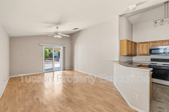 Photo - 13256 N Hammerstone Ln