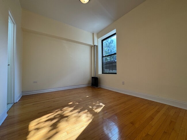 Photo - 884 Riverside Dr Unit 1H