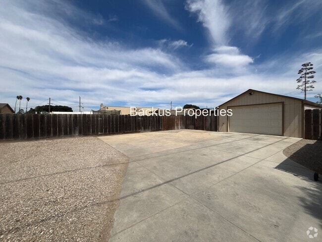 Building Photo - 233 8th St Unit B Rental