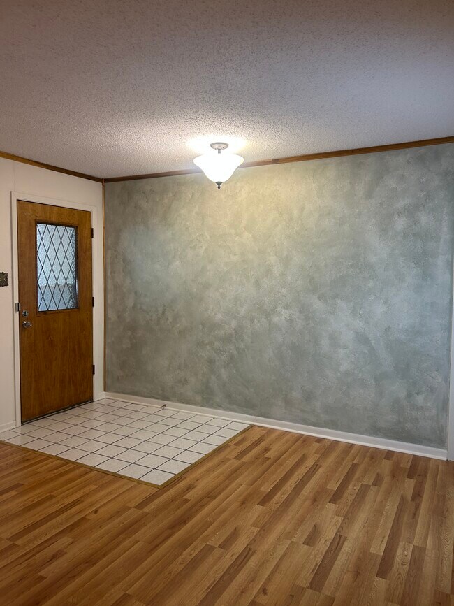 Photo - 2205 Forest Trail