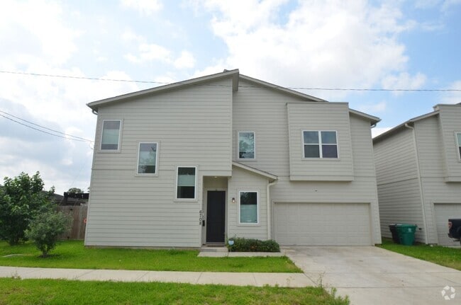 Building Photo - 6708 Arapahoe St Rental