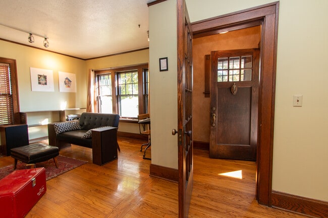 Photo - 1645 Kentucky St