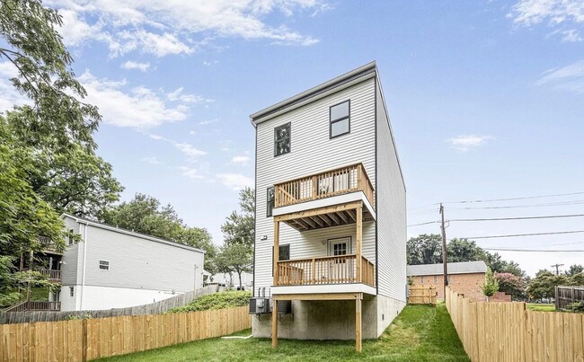 Building Photo - 5508 Clay Pl NE