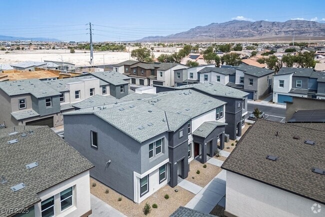 Building Photo - 6184 Hibiscus Gdn St Rental