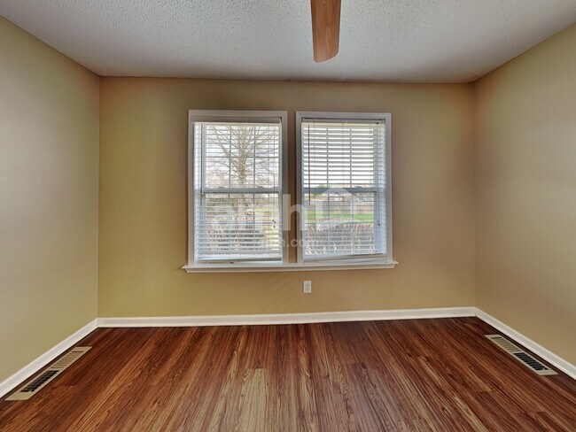 Photo - 3498 Torrington Ln