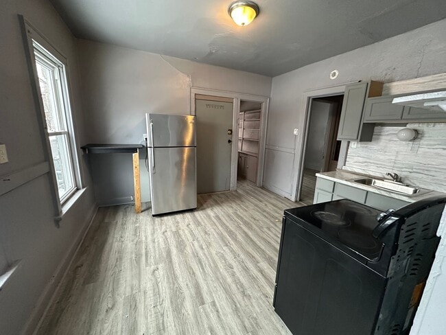 Building Photo - 2876 N 26th St Unit 2878A