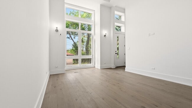 Photo - 6227 S Ellis Ave
