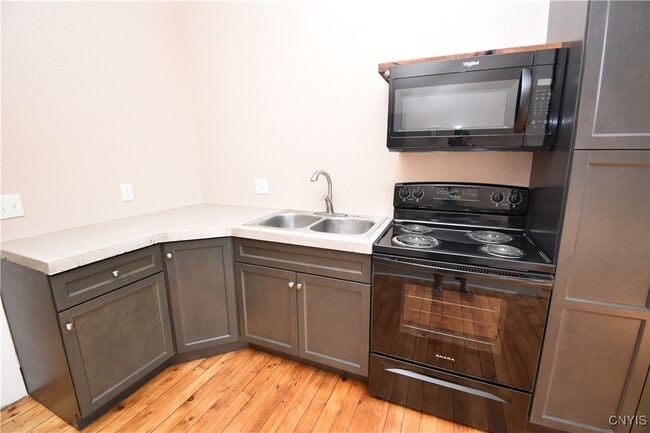 Photo - 170 Court St